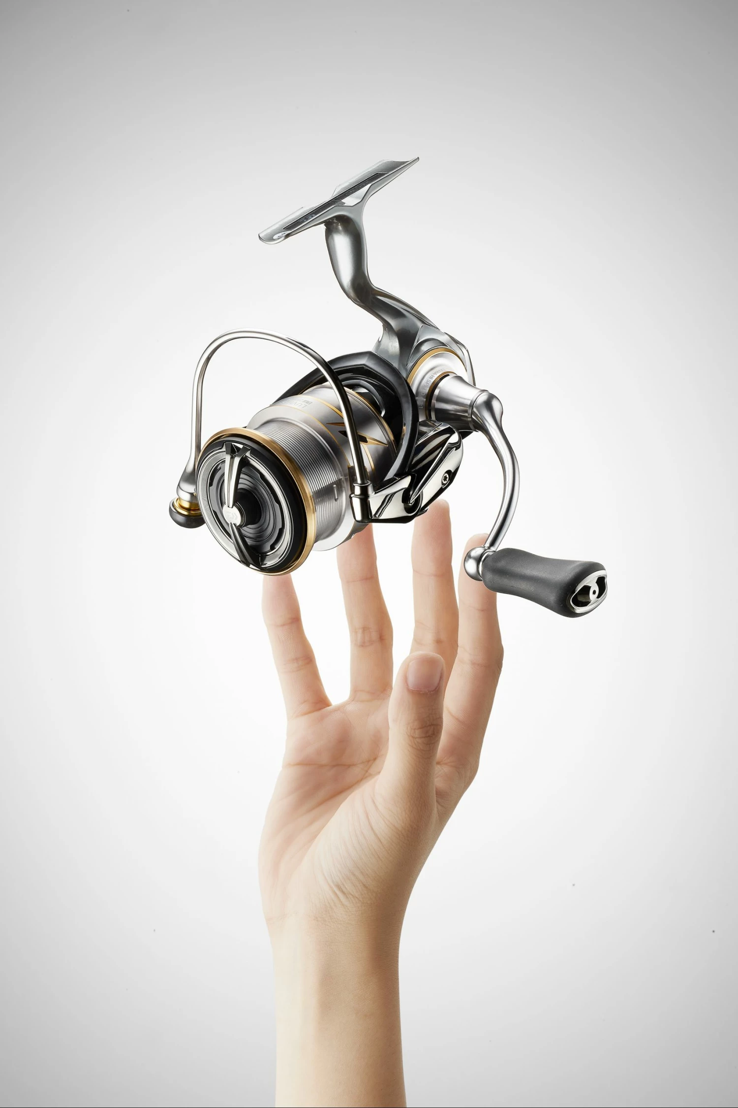 Daiwa Daiwa 20 Luvias LT Spinning Reel Reel model:1000D 3 Daiwa Daiwa 20 Luvias LT Spinning Reel Reel model:1000D - Image 3